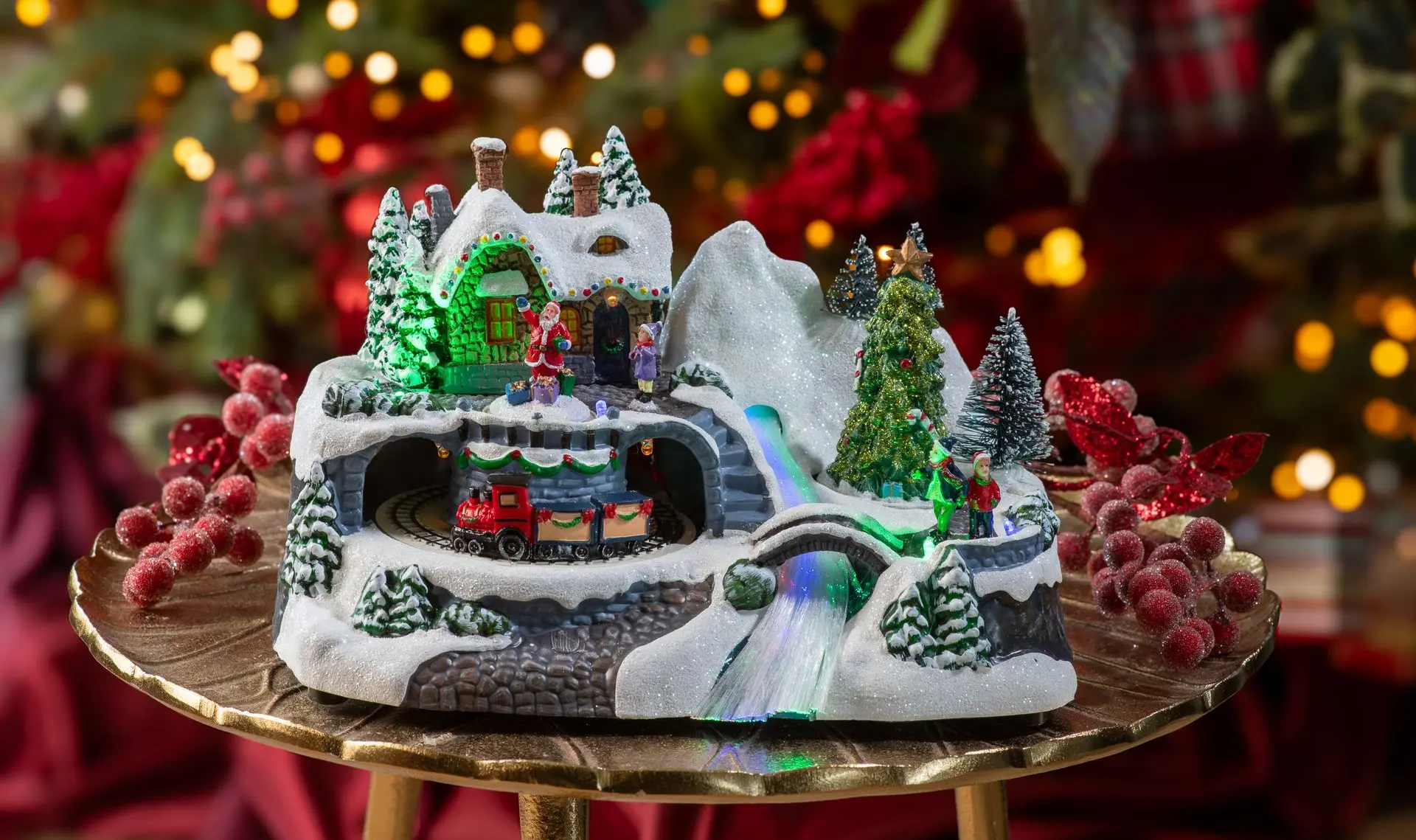 Village de Noël miniature avec petit train